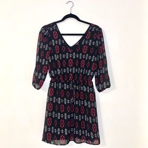 Long sleeve V-Neck black patterned dress
